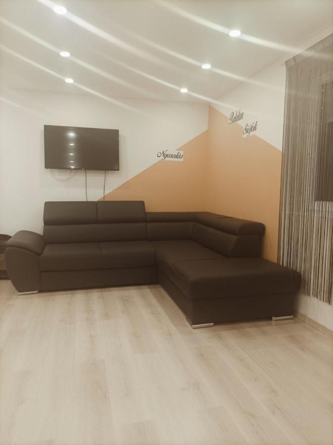Magnólia Apartman Apartamento Siófok Exterior foto